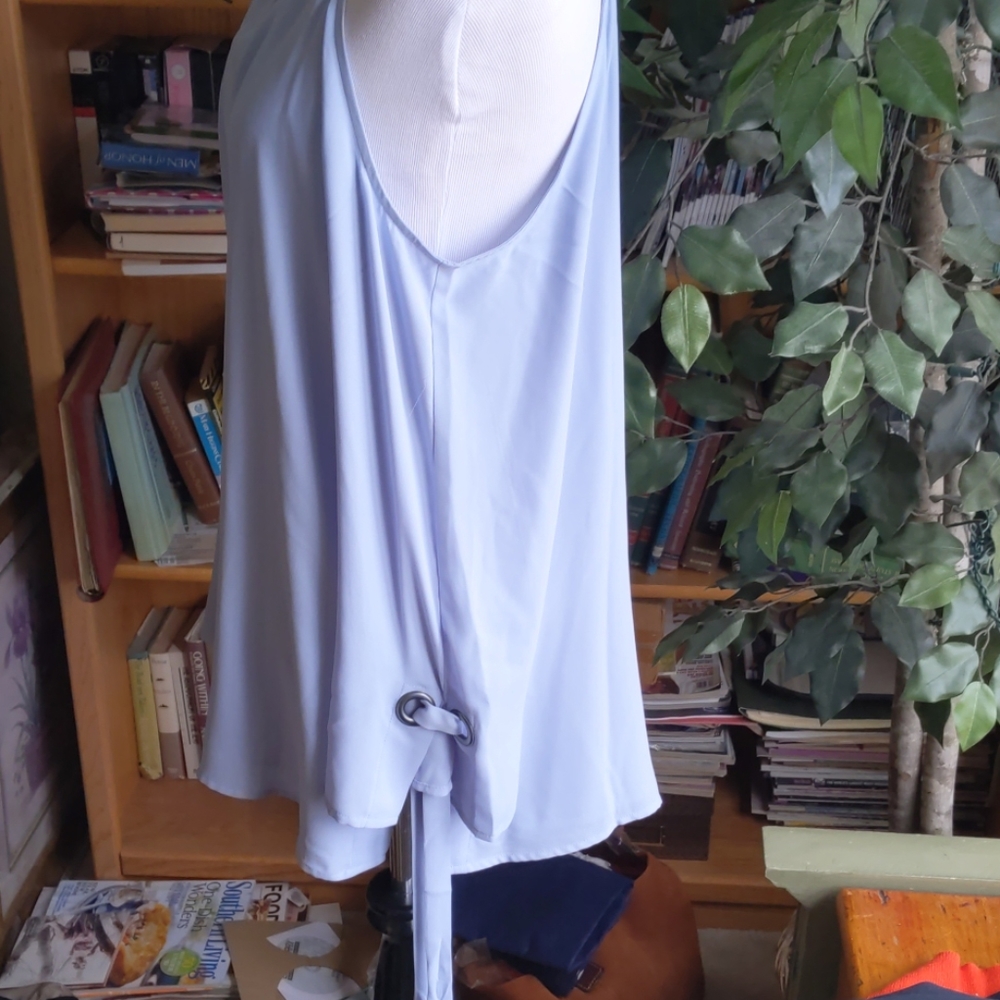 Blouse w/ grommets so cute - Picture 2 of 8